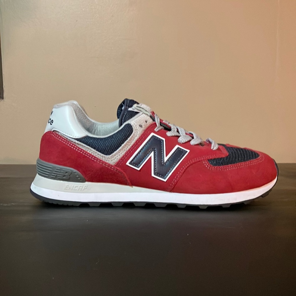 New balance 574 classic red sneaker